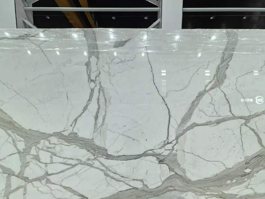 Calacatta — Slab